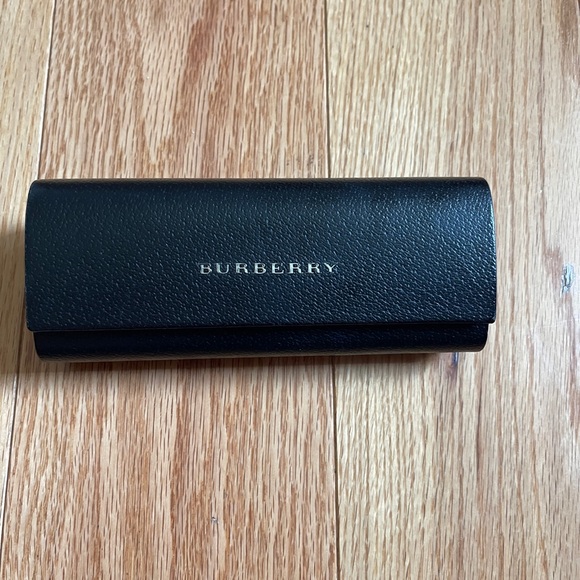 Burberry Sunglasses | excellent condition - Picture 7 of 7